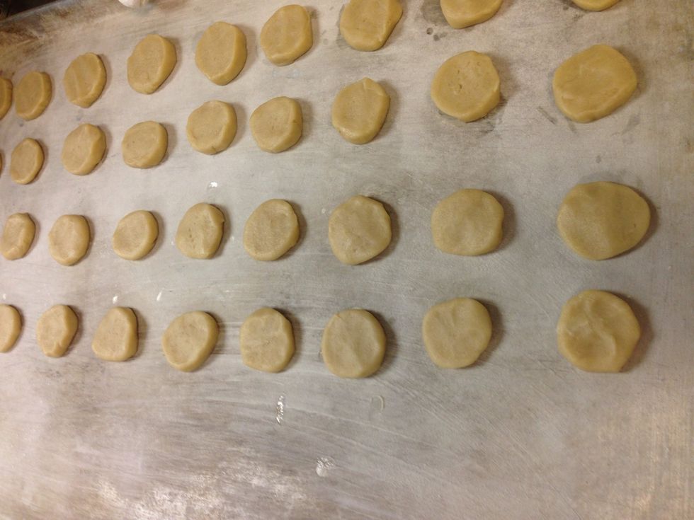 Place the cookies on your tray and bake for 12 to 14 min, as you can see mine are far from perfect, but don't worry no one will notice, cuz they'll be gone so fast :)