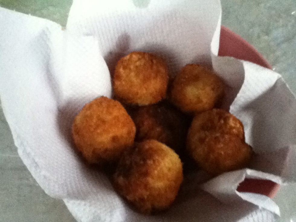Place the croquette with paper towel to remove excess oil.