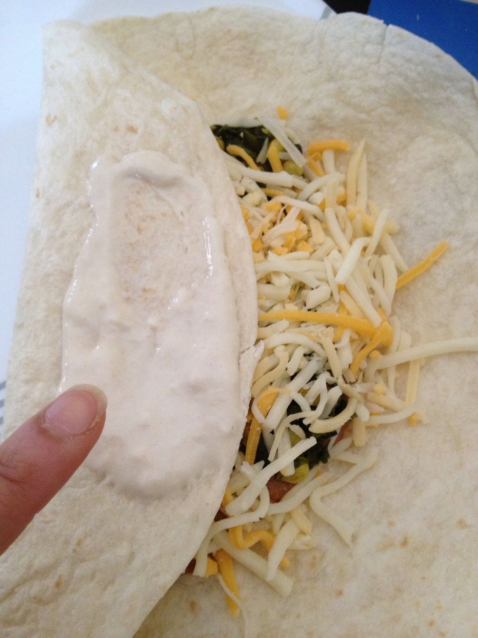 Place the flour glue