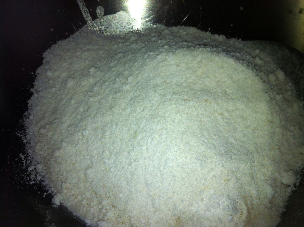 Place the ground rice in deep metal bowl.The bowl needs to be deep to allow space for the batter to ferment & raise.