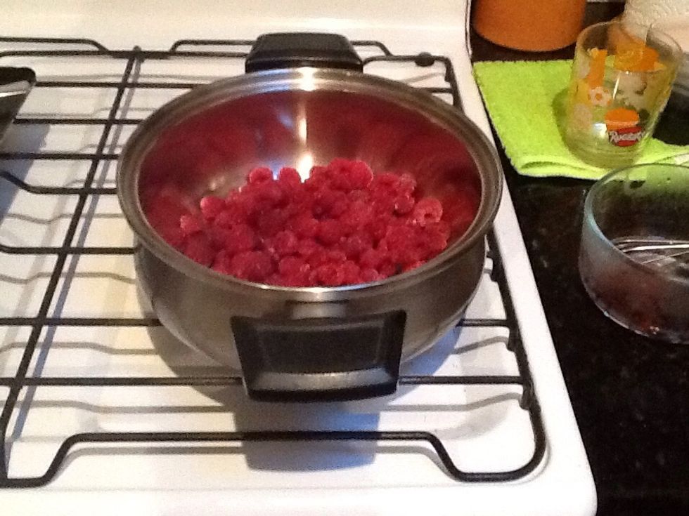 Place the raspberries in a saucepan over low heat and cook for 3-4 minutes
