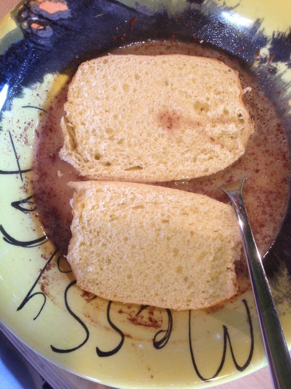 Place the slices into the wet mix.