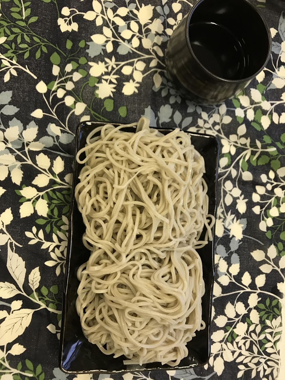 Place the soba onto a namabune, and put the Miso soup stock into a cup. Enjoy!