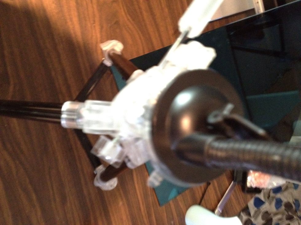 Place the suction cup area on where you would put the camera