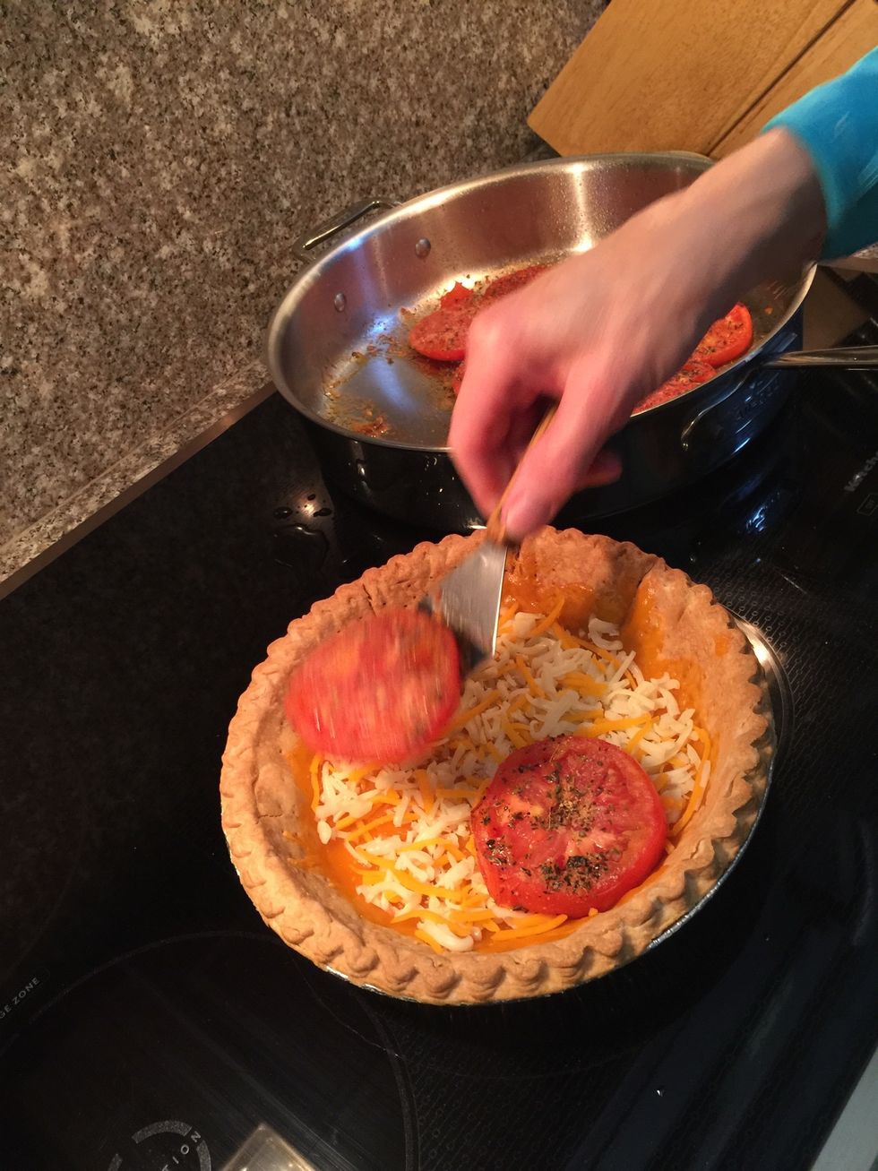 Place the tomatoes on the cheese in the crust....just keep layering them until they're all in.