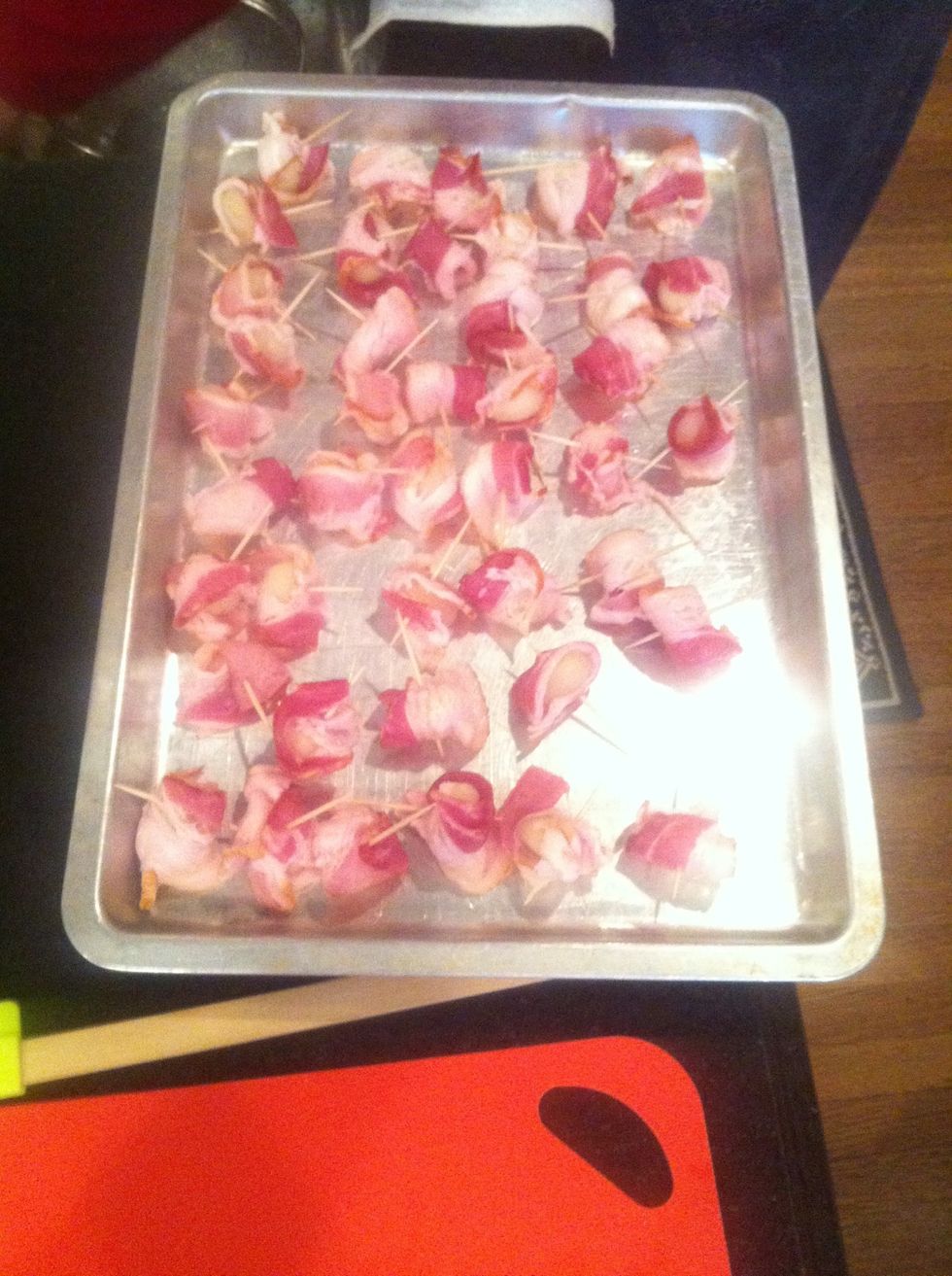 Place them in the pan to be thrown in the oven for the first phase of cooking
