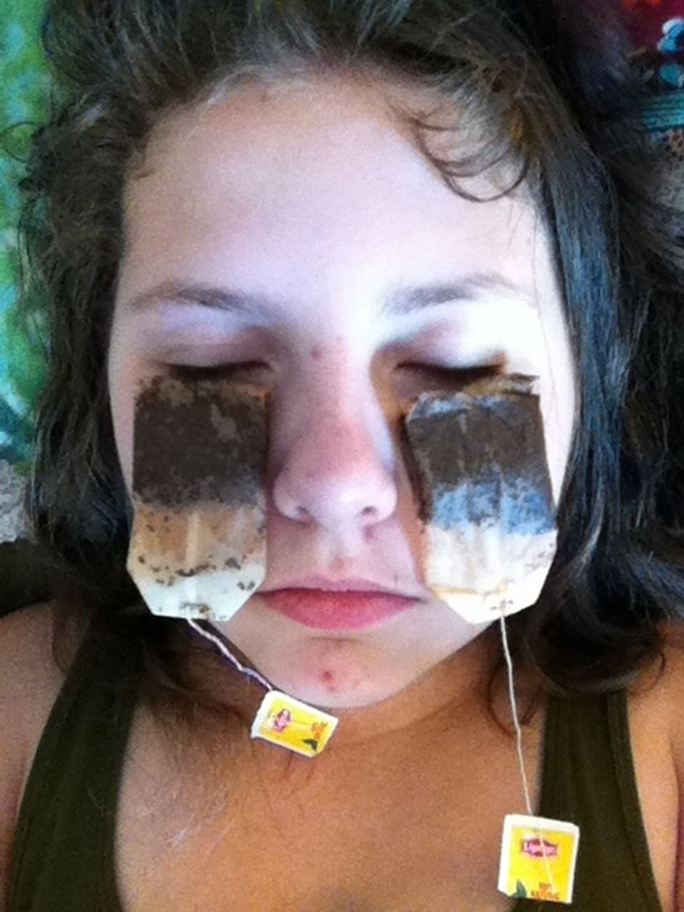 Place them under your eyes like so.,,