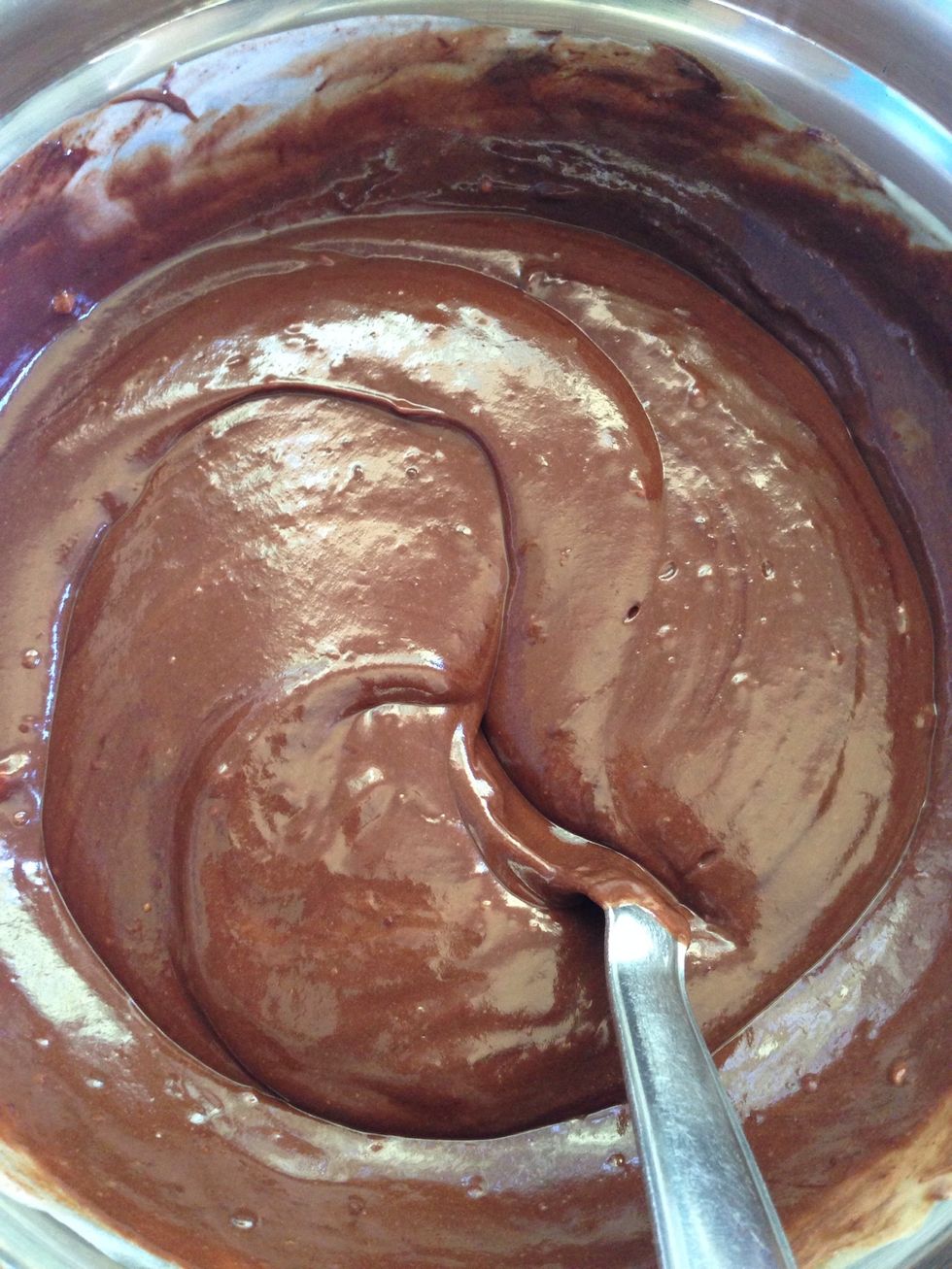 Place tofu mix into a large bowl and poor the melted chocolate over the top and fold the chocolate through thoroughly.