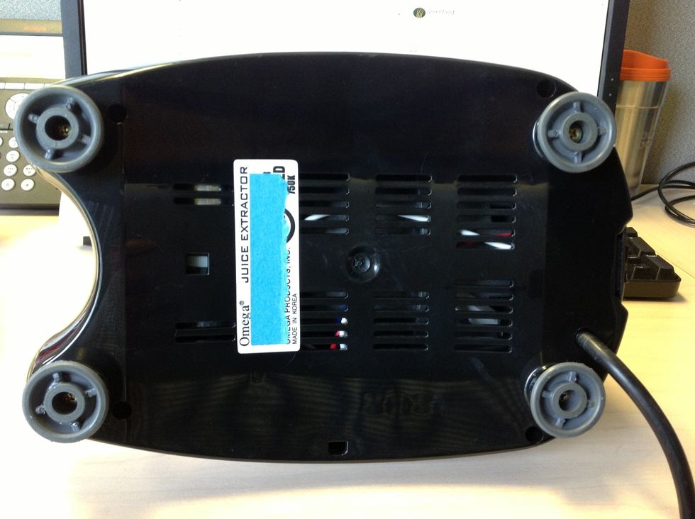 PLACE UNIT ON TOWEL OR SOFT RAG TO AVOID SCRATCHING IT. PLEASE TURN IT ON IT'S SIDE