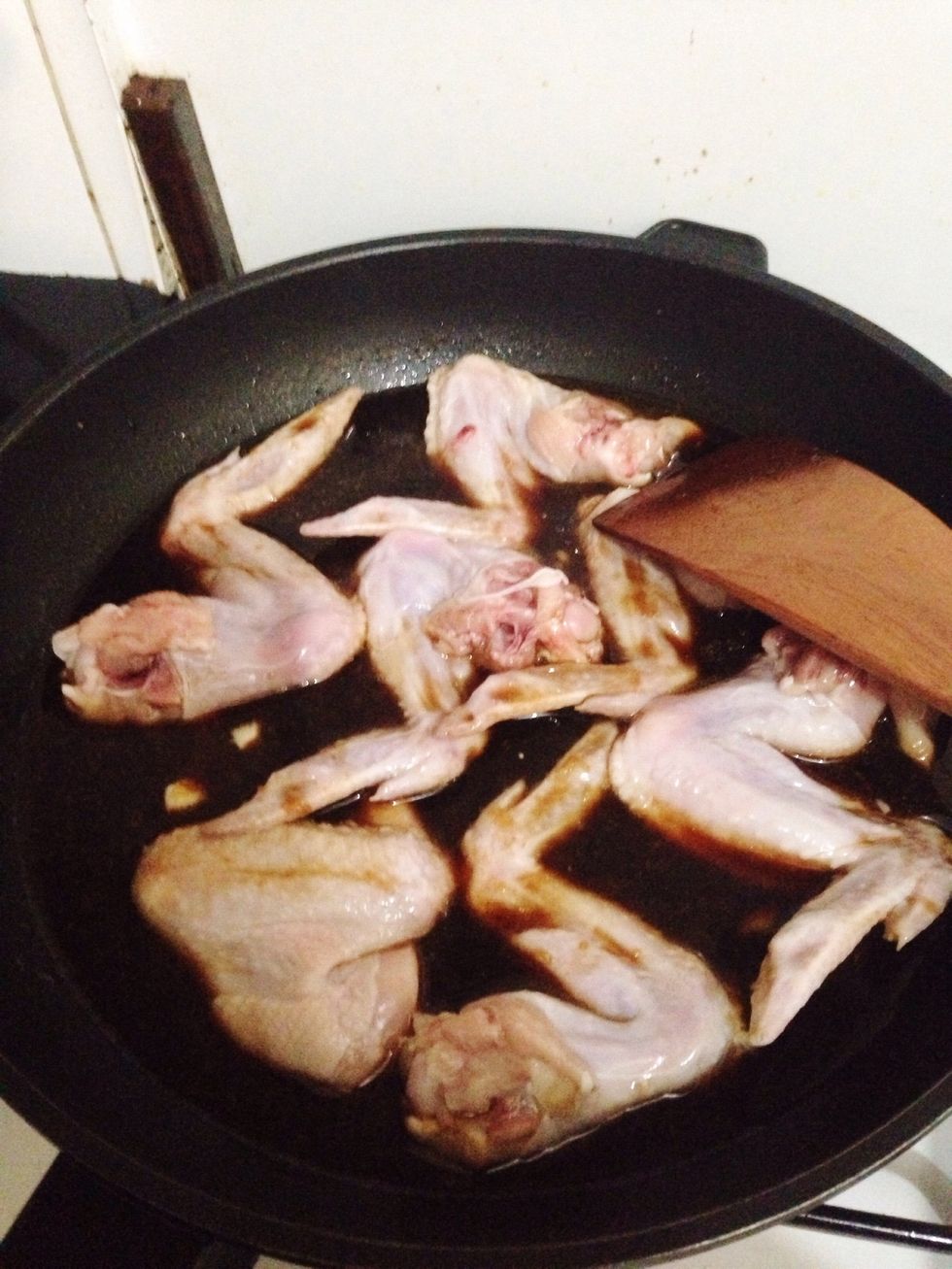 Place your chicken in. I only have 6 pieces here :D You have to turn the pieces often. The liquid will evaporate and will form a glaze on the chicken