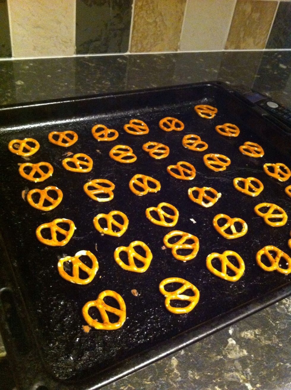 Place your pretzels on the baking tray