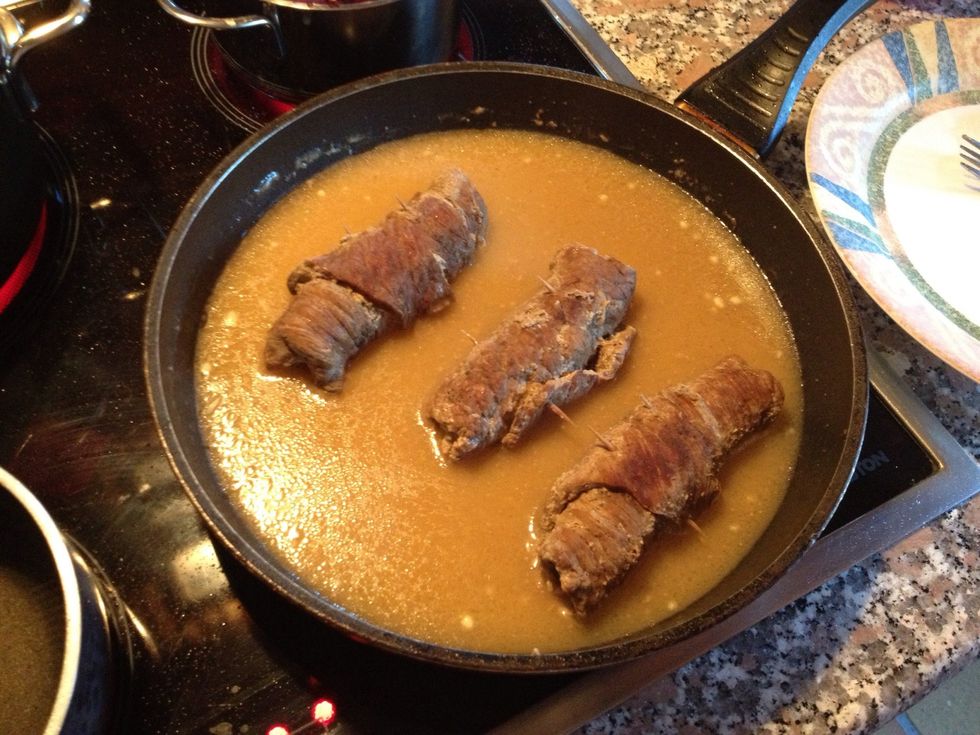 Place your rouladen (meat) back in pan & simmer again for a good 15-20 min... Covered.