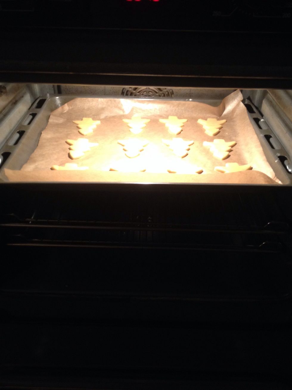 Place your shortbread in the middle of the oven for 13 minutes \ud83d\udca1if you overcook shortbread it can become dry and crunchy so keep checking on it \ud83d\ude09