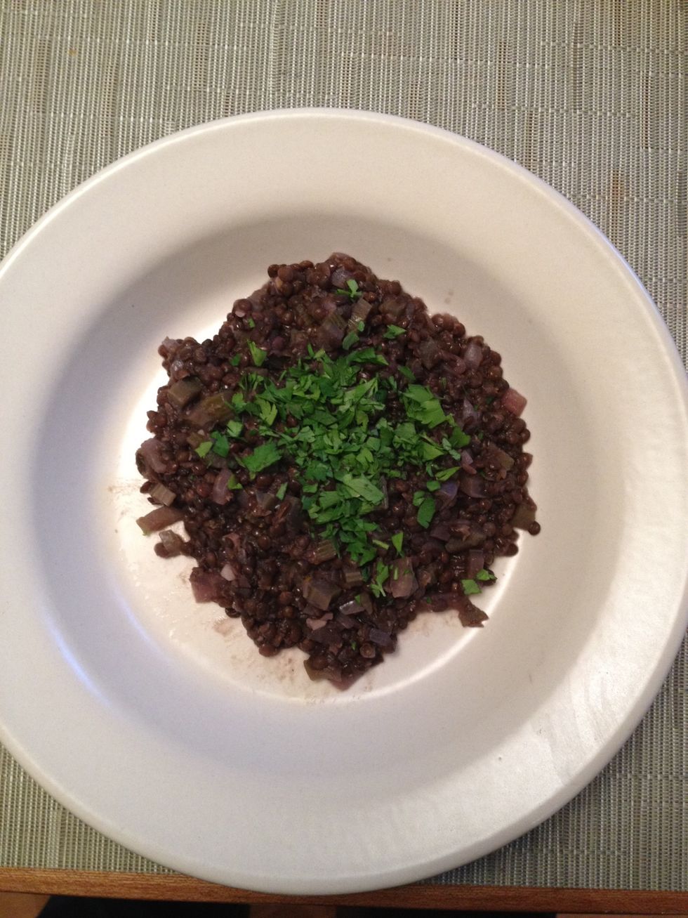 Plate the lentils, and sprinkle the chopped parsley on top