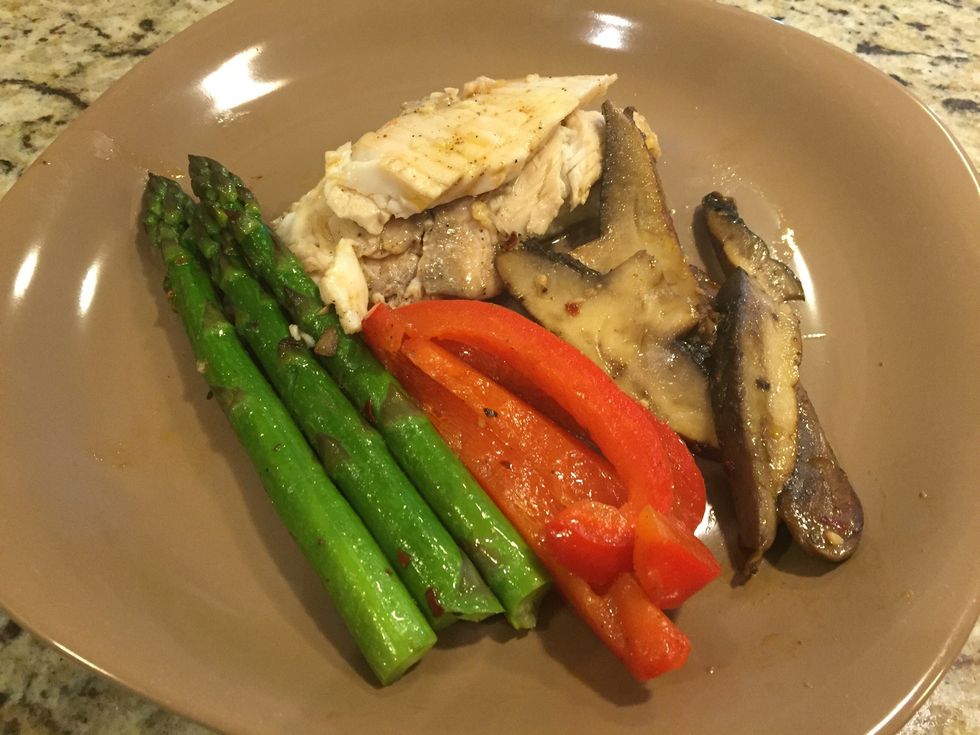 Plate up and enjoy!!\ud83d\udc1f\ud83c\udf36\ud83c\udf5d (I lost my fish spatula during a move.. So unfortunately mine didn't stay pretty\u2639\ufe0f)