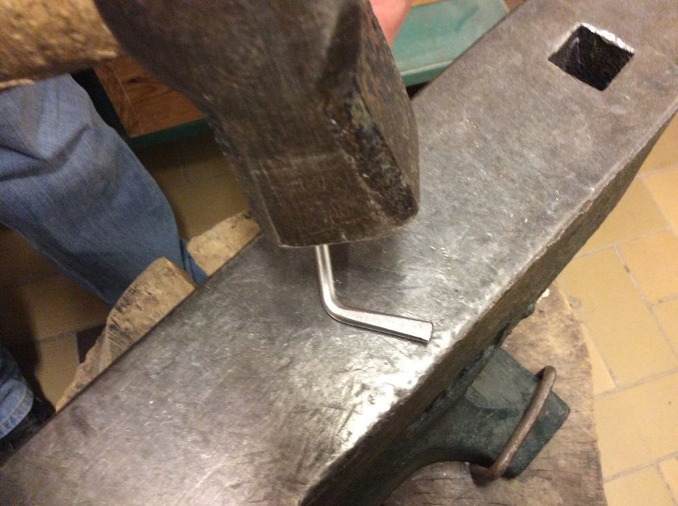 Platta ut klubbladet p\u00e5 st\u00e4det.