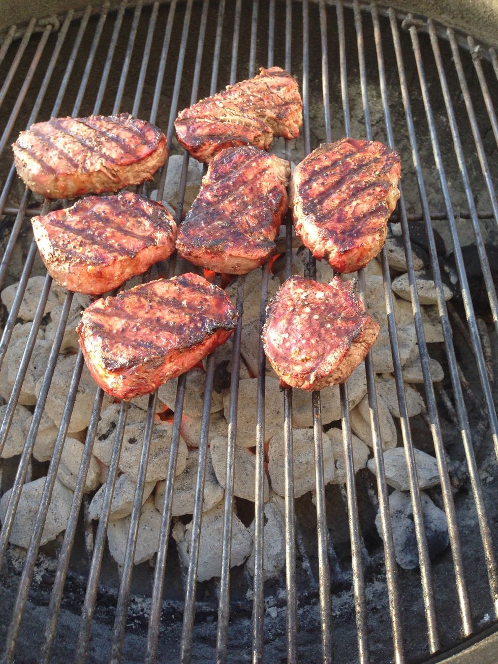 Please if grilling add meat, put the lid on, and leave it until you need to flip it, only flip it once put the lid back on and finish the last couple minutes, remove and let meat rest 5-10 min