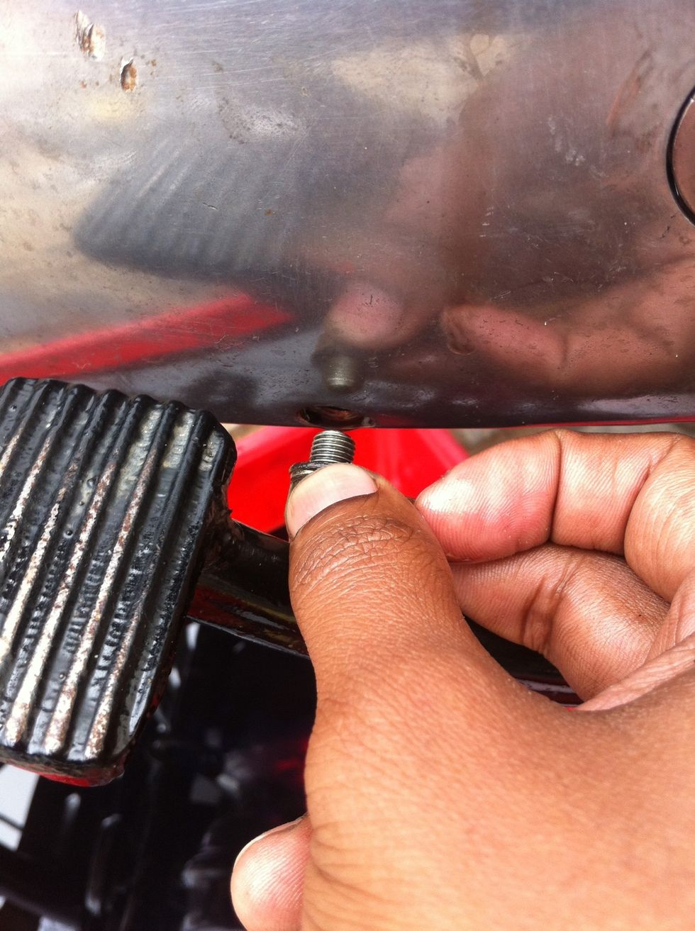 Plug the hole with the drainer bolt