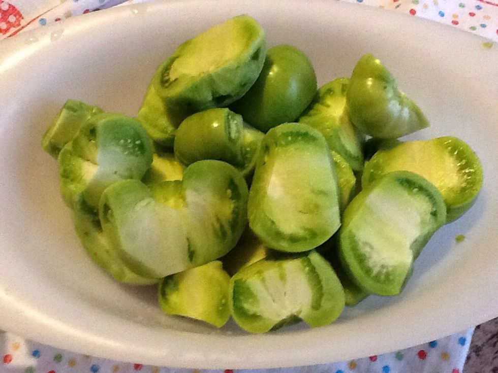 Pomodori tagliati e puliti tomatoes cuts and clean