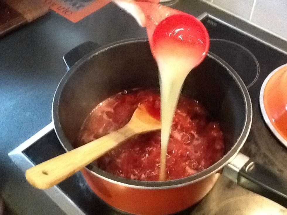 Poor the lemon juice in and stir