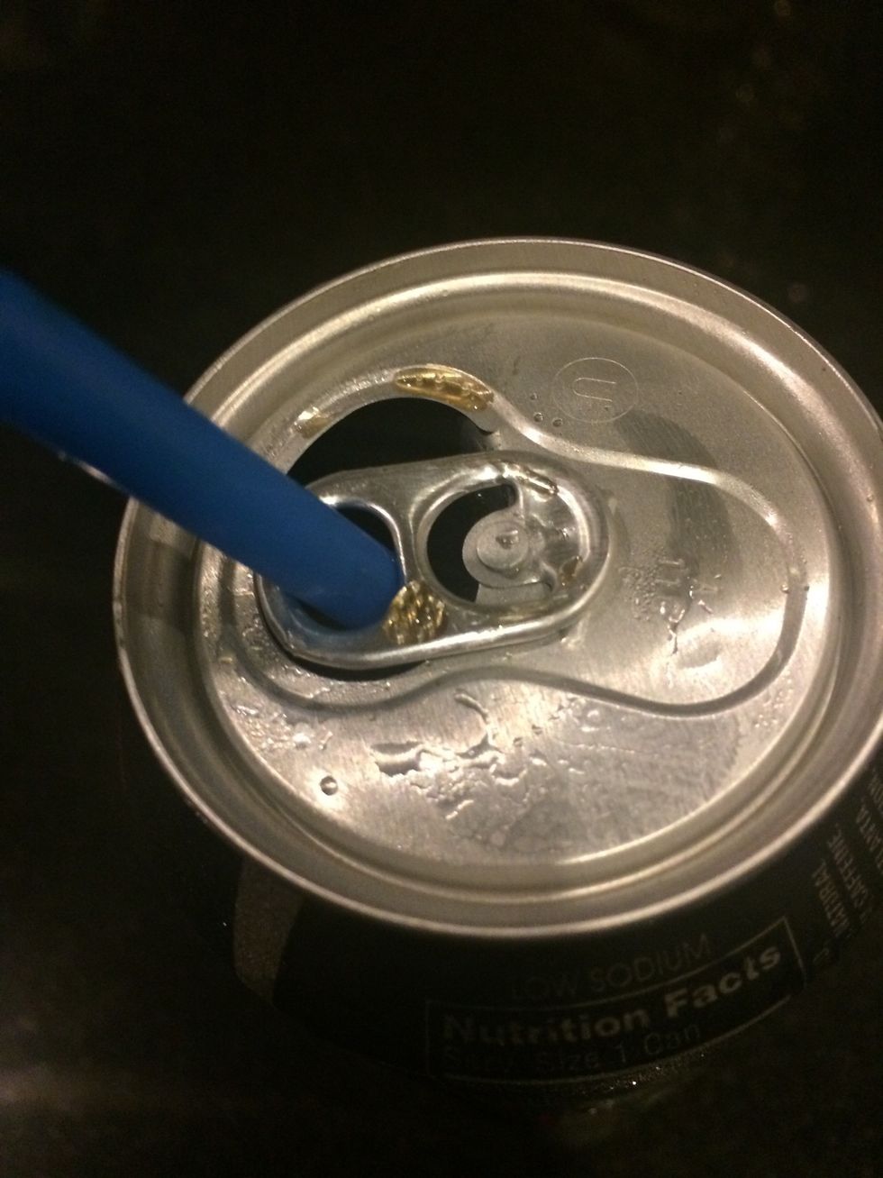 How to use your soda can tab as a straw holder. B+C Guides