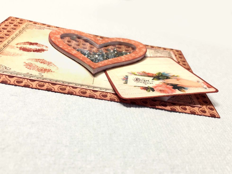 Pop up the bottom part of the tag to give your valentine some dimension.