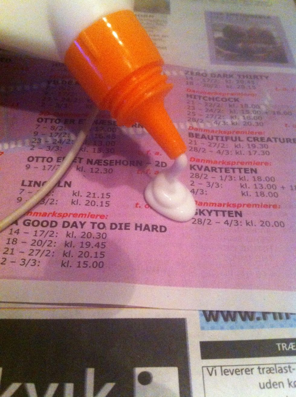 Pore out some glue on the paper