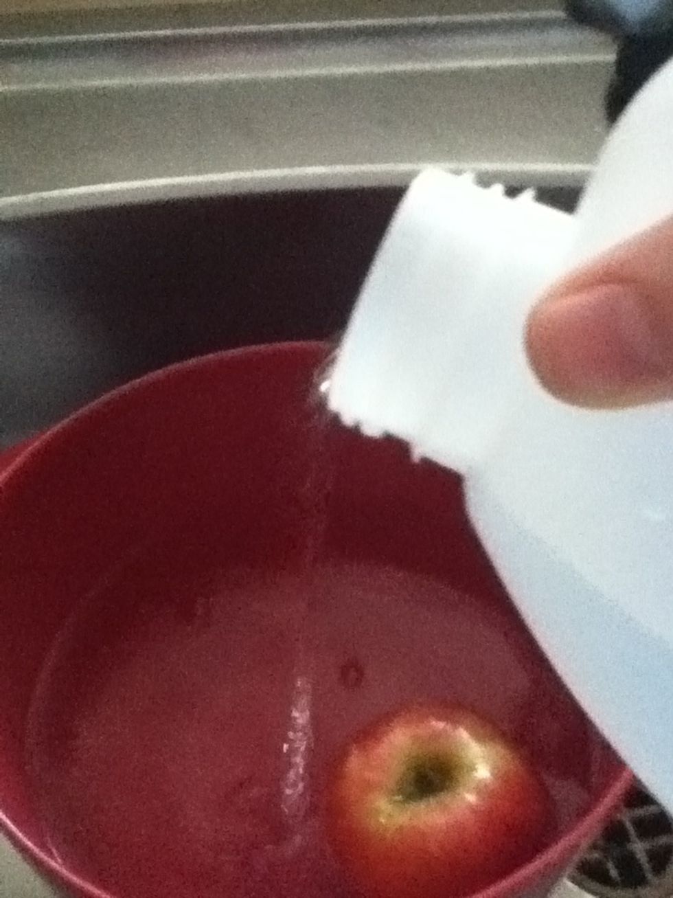 How to clean the wax off apples properly B+C Guides