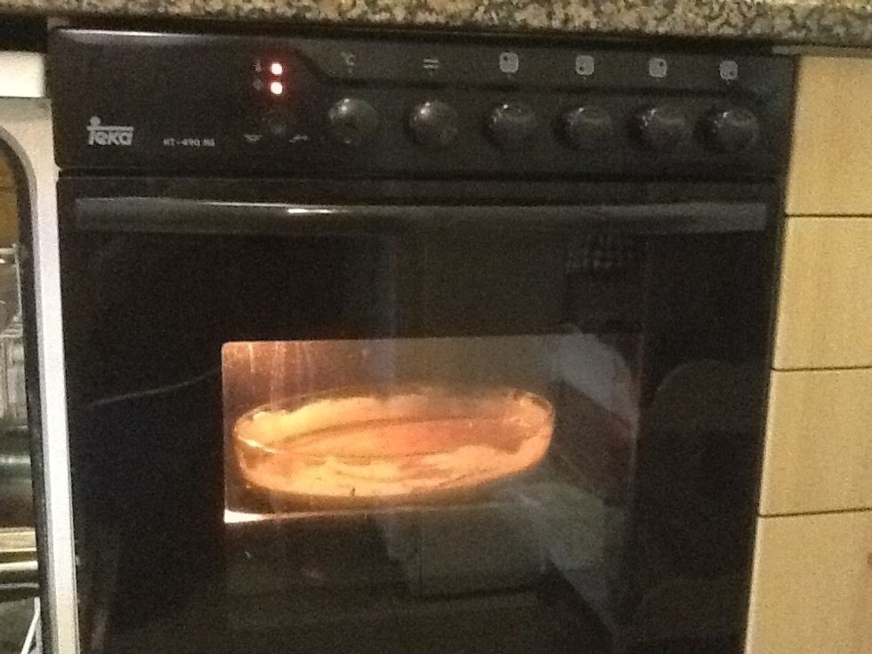 Posem el past\u00eds al forn 20-25 minuts a 180\u00ba