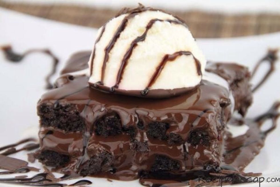 Postre: Mi postre favorito es un brownie con helado