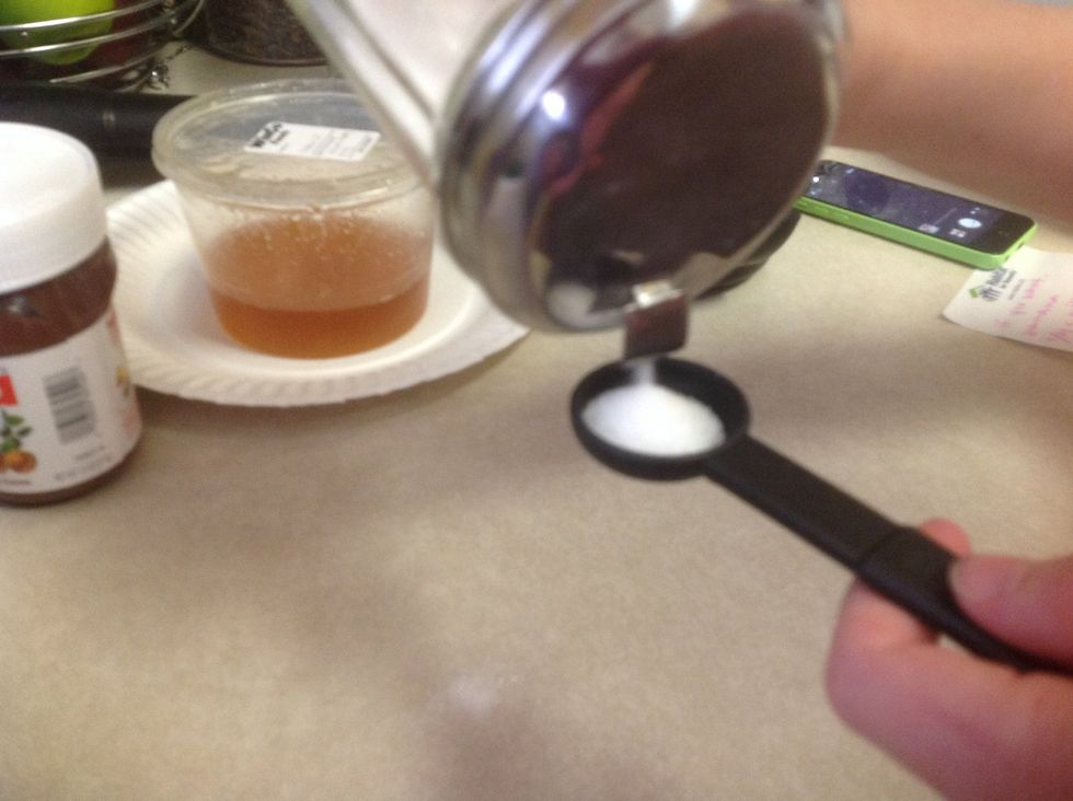 Pour 1 teaspoon of sugar in your little measuring cup. Then put it in the blender!! \ud83d\ude0c