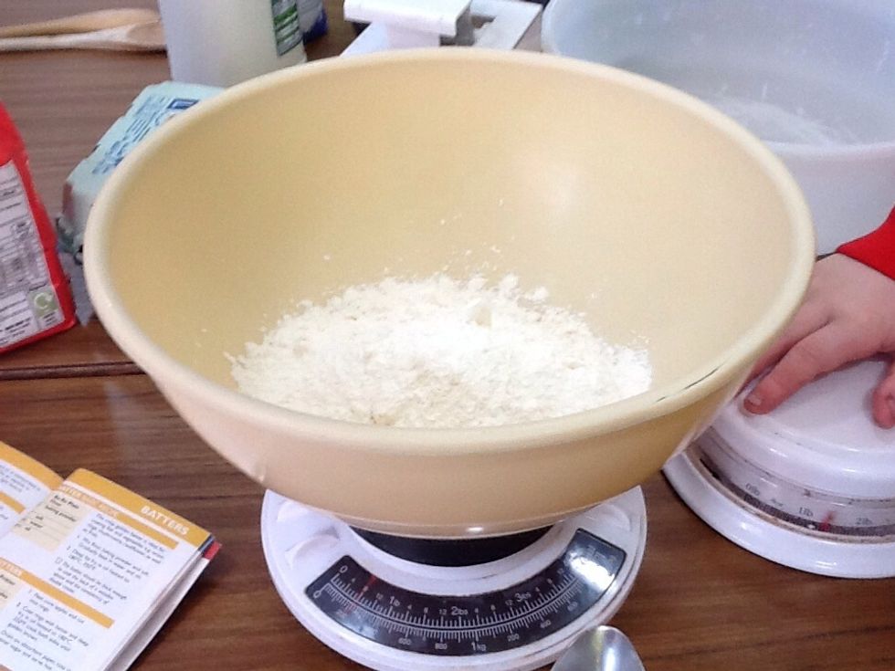 Pour 200 grams of flour in to a bowl