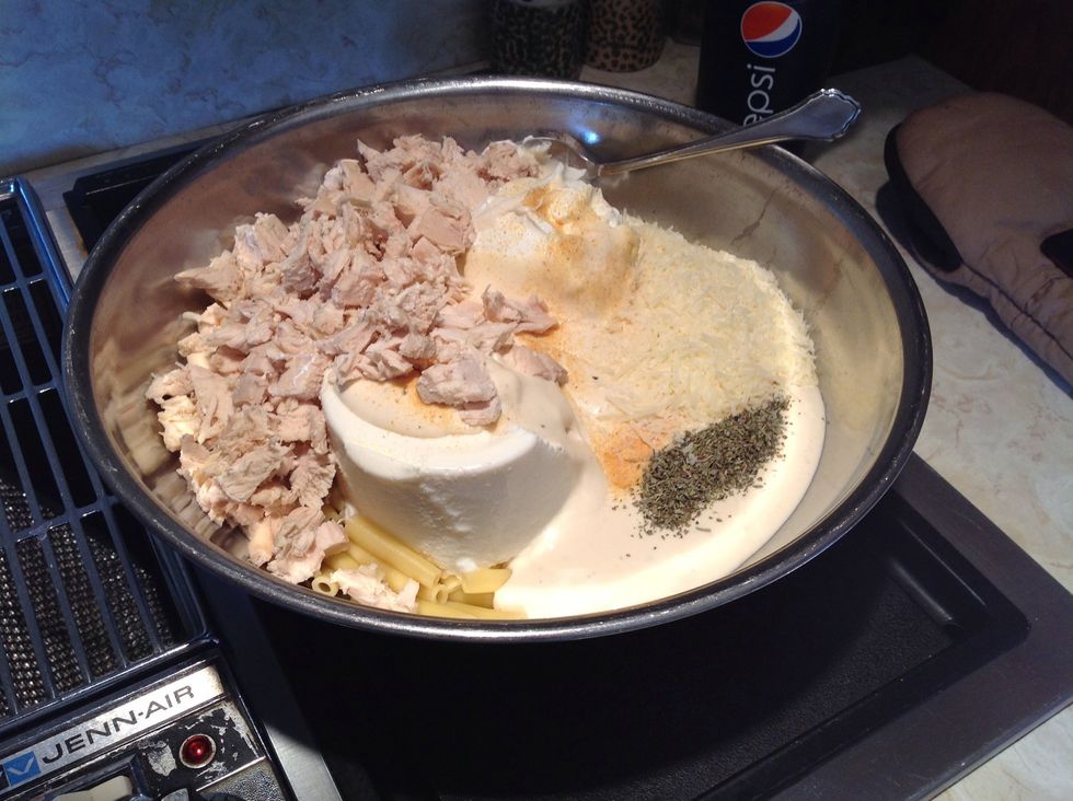 Pour all ingredients into large bowl, except mozzerela.