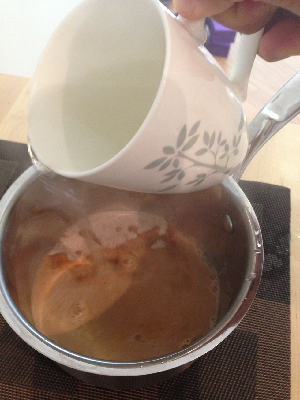 Pour boiling water to pot and stir until dissolved