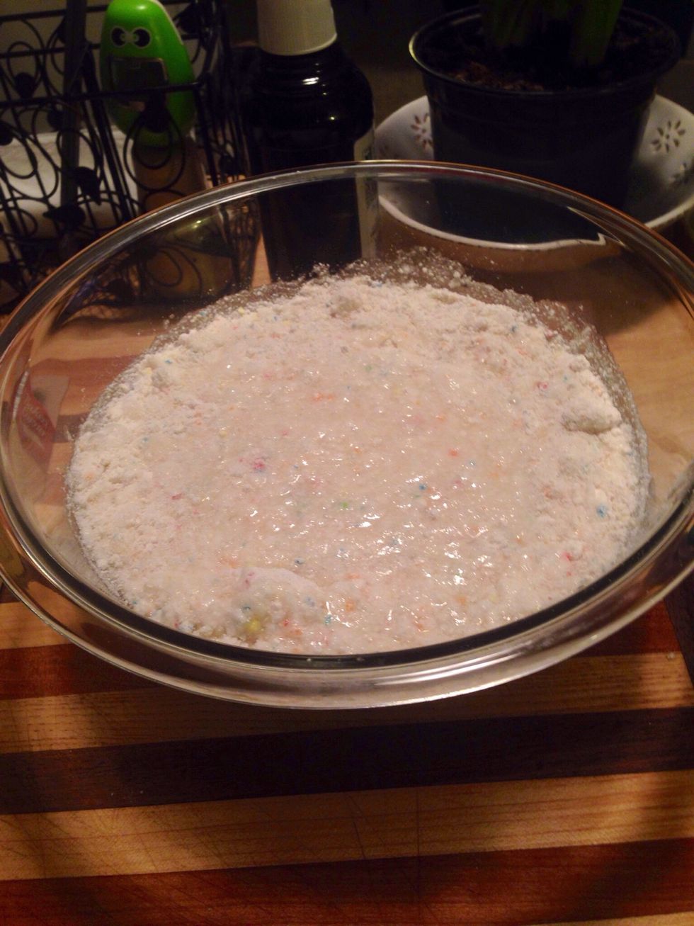 Pour cake mix into a large mixing bowl and add eggs, oil, and water. Mix for 1 minute until ingredients are moistened. Then thoroughly mix for 3 more minutes.