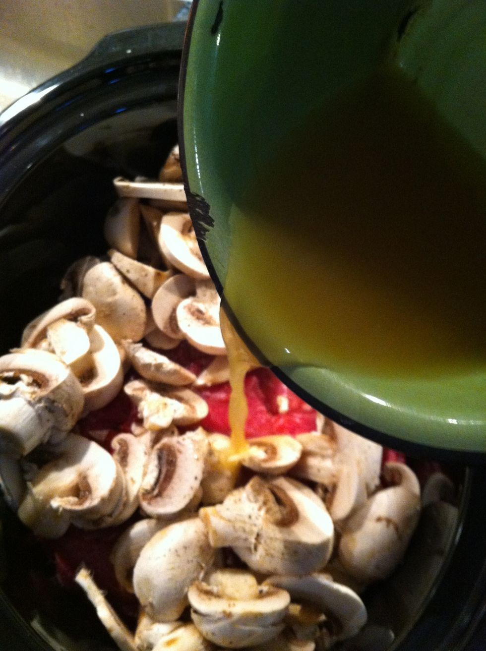 Pour chicken broth on top of mushrooms (1 cup)