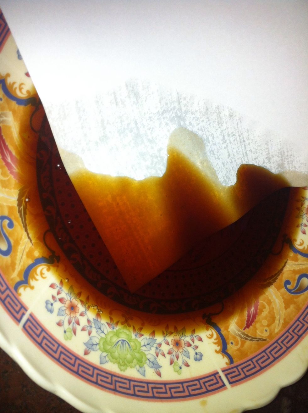 pour extract in plate n dip you plain white paper