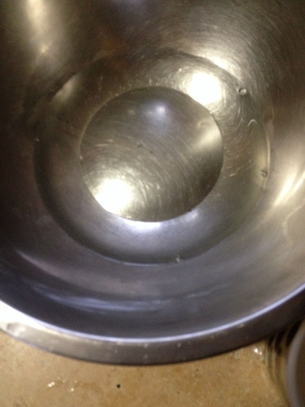 Pour hot water into bowl