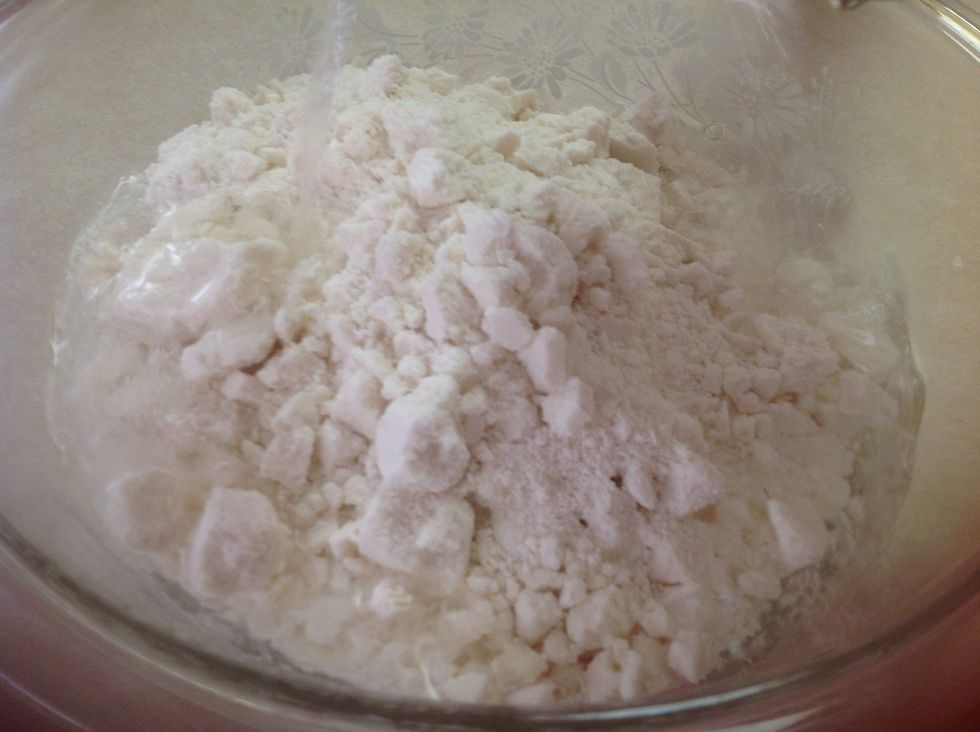 Pour in 1 1/3 do water in the mix.