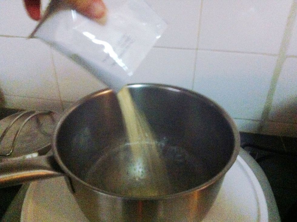 Pour in after boiling 200ml of water