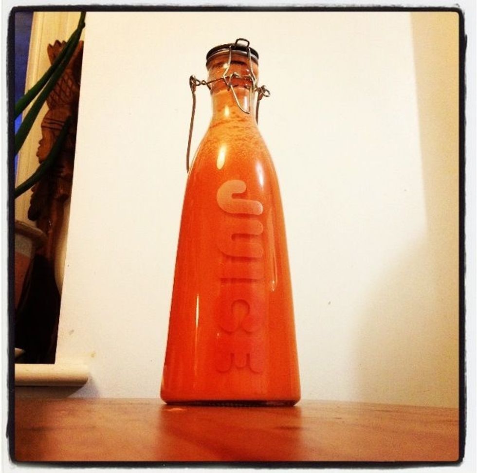 Pour in glass bottle.  Store in fridge and use within 24 hours.  Note: If you use a cold press/slow juicer, then this can be stored for up to 72 hours (see juicer recommendations).  ENJOY!!