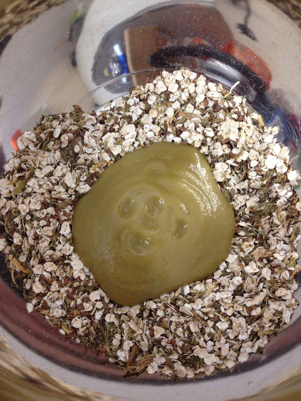 Pour in your pur\u00e9e/baby food. For this I used Ella's Kitchen broccoli, peas and pear because I know my buns like it. Also it is 100% vegan friendly and organic.