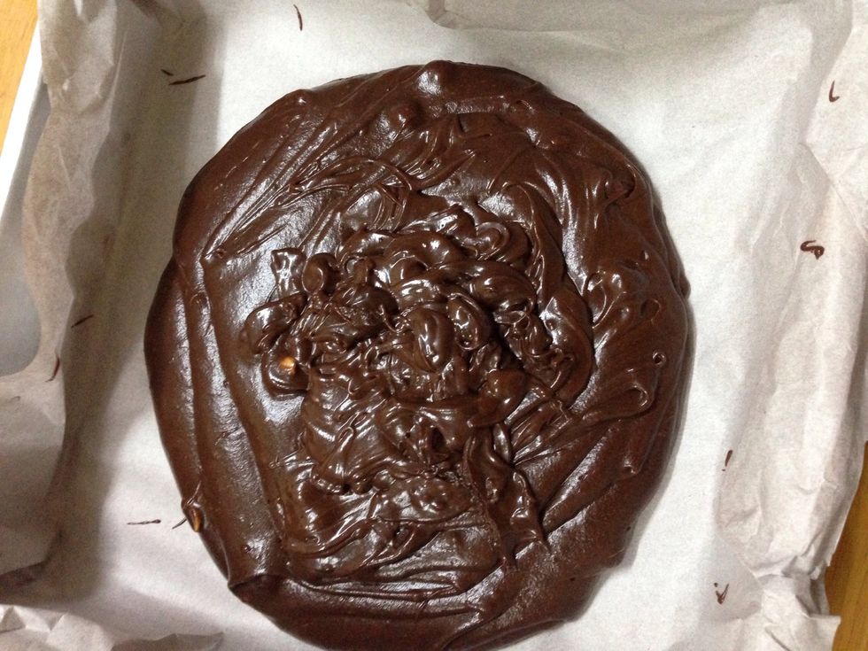 Pour into a square tray covered with kitchen paper