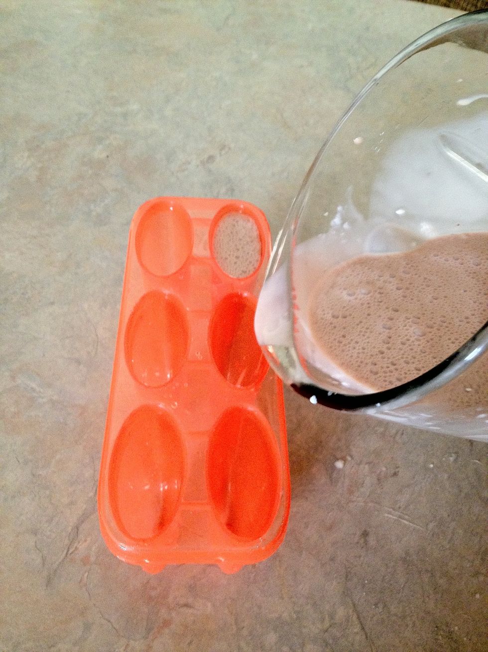 Pour into popsicle mold