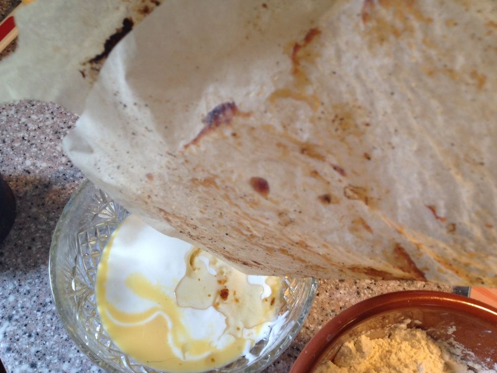 Pour into yoghurt egg mix