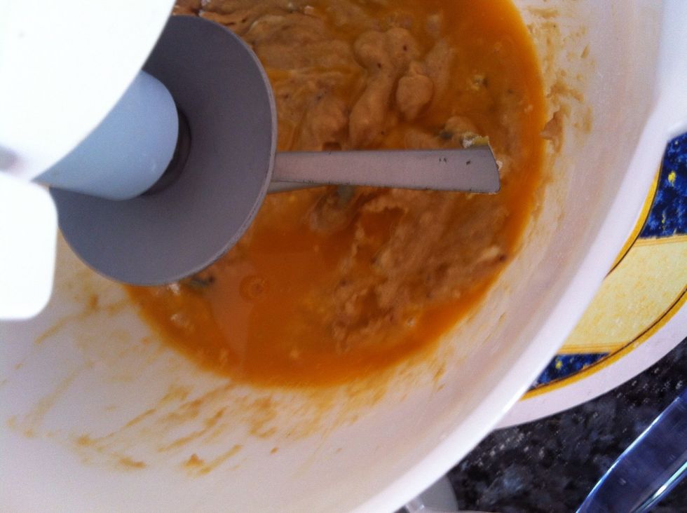 Pour juice into mixture and mix