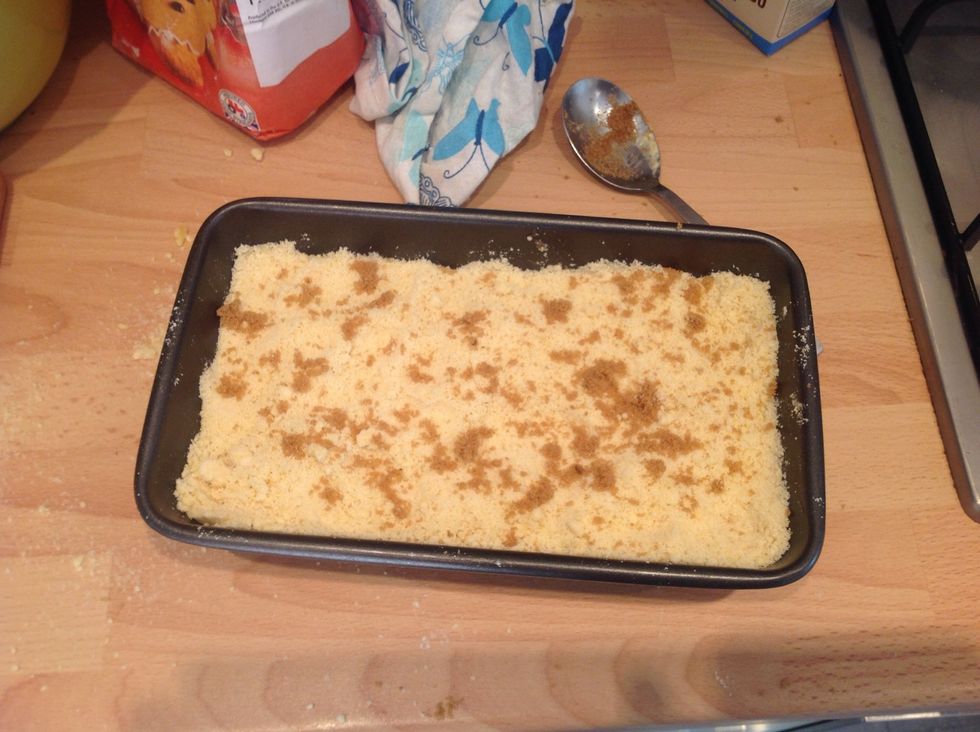 Pour mix on top of fruit and sprinkle with more muscavado sugar