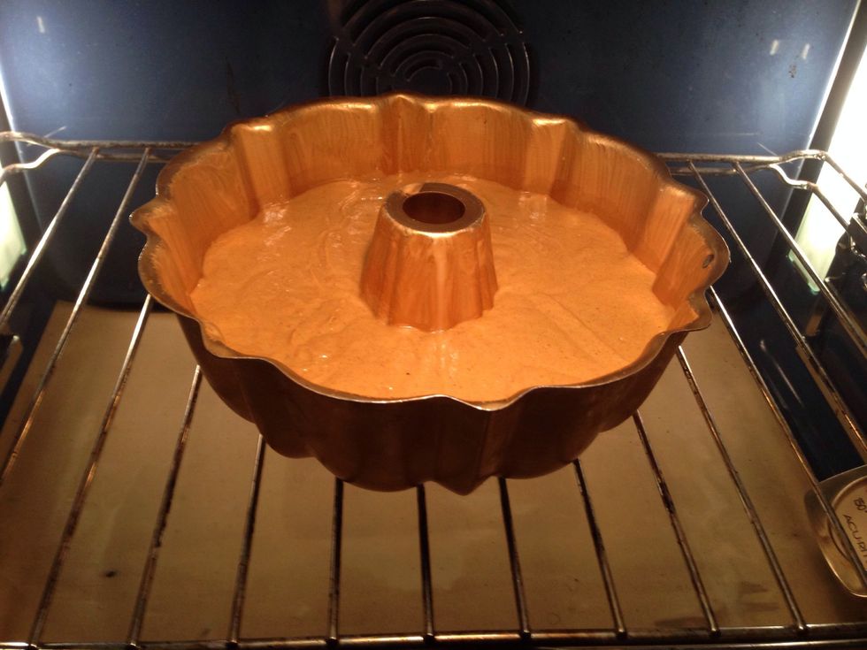 How to make a moist 3 ingredient pumpkin spice bundt cake B+C Guides