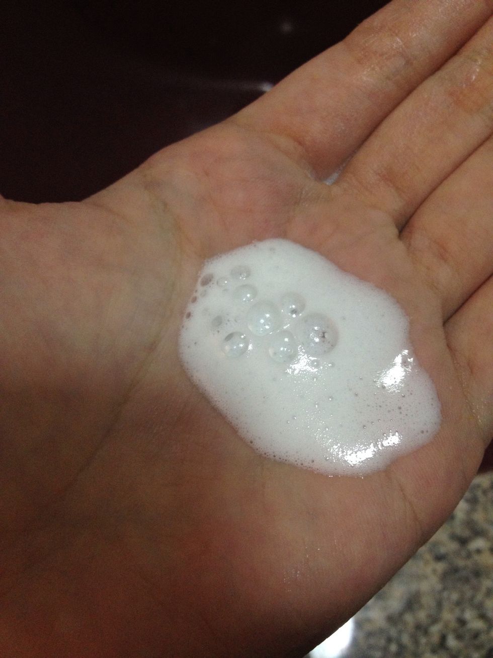 Pour out the soap, it should become a foamy fluid like this. You can now use this to clean your face!