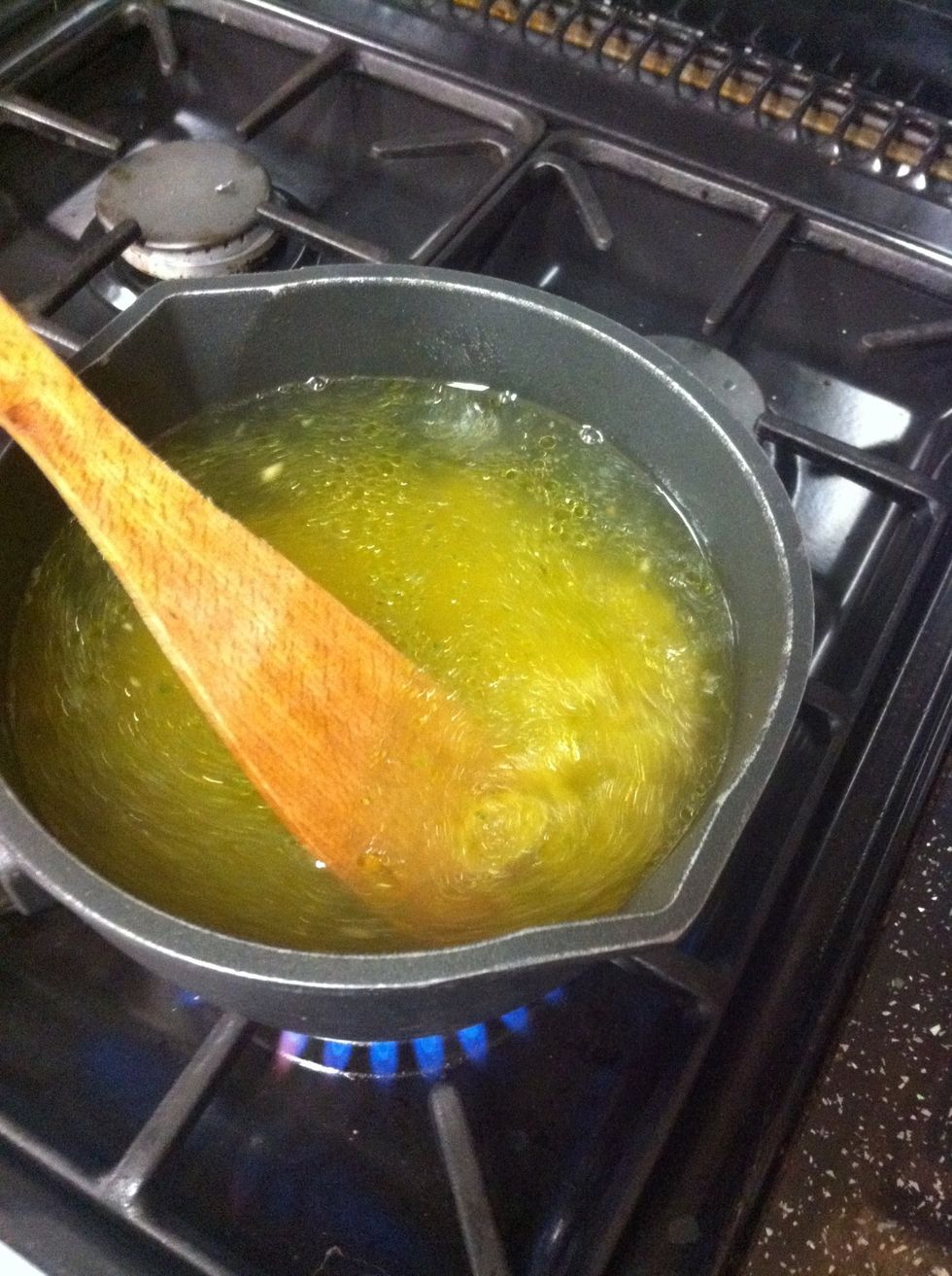 Pour pasta in, keep eye on clock, after 15 minutes turn heat down and leave in pot until sauce is cooked... But in the mean time...
